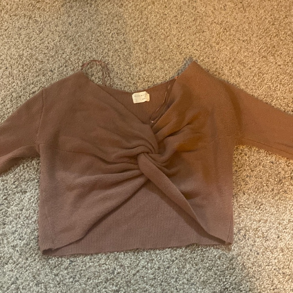 cropped dark mauve sweatshirt with a crossed front